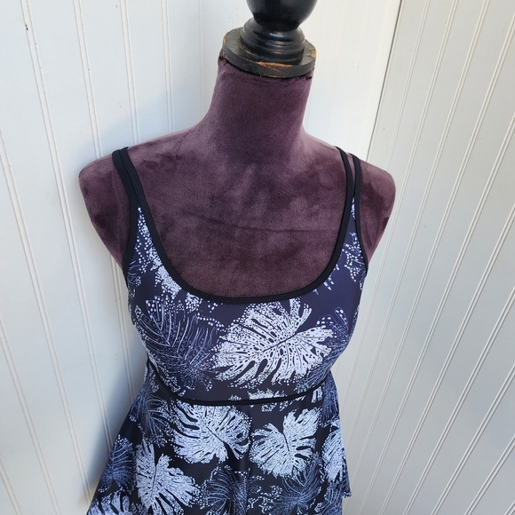 $60 Noon 1 Pc Swim Skirted Bathing Suit Black White Floral Monstera Leaf Sz 12 - Picture 3 of 12